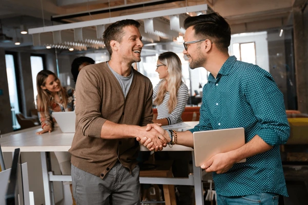 Senyum Sederhana yang Membuat Hari Lebih Cerah